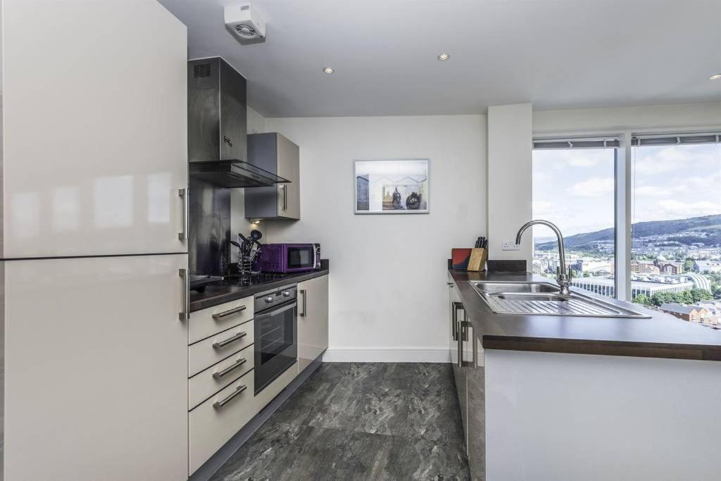 Beach On The Doorstep Meridian Tower Marina Swansea Apartman Kültér fotó