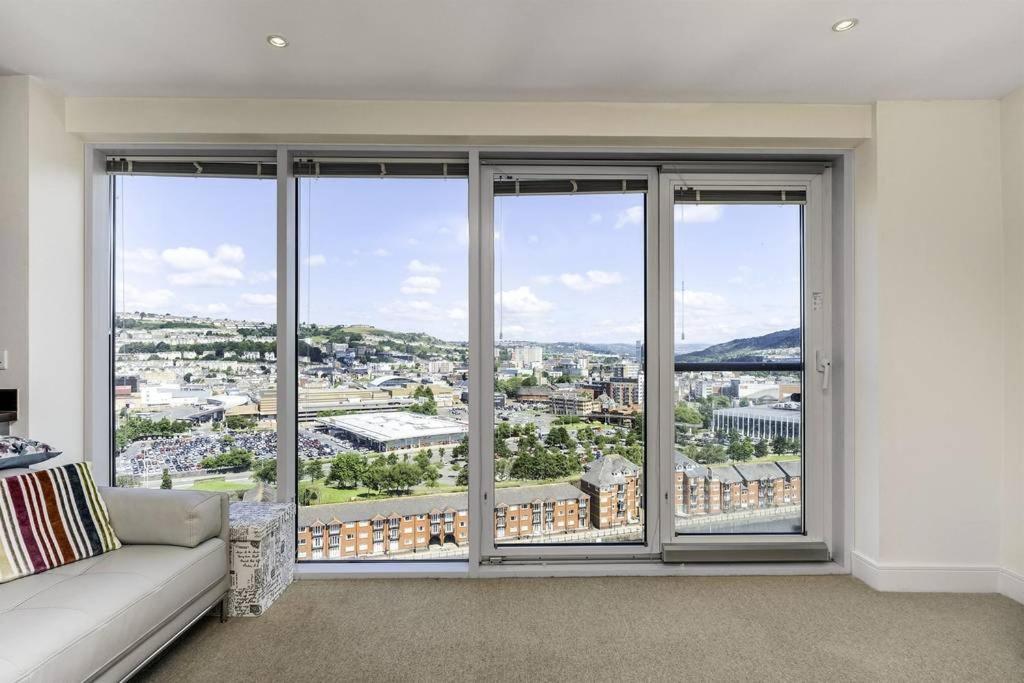 Beach On The Doorstep Meridian Tower Marina Swansea Apartman Kültér fotó